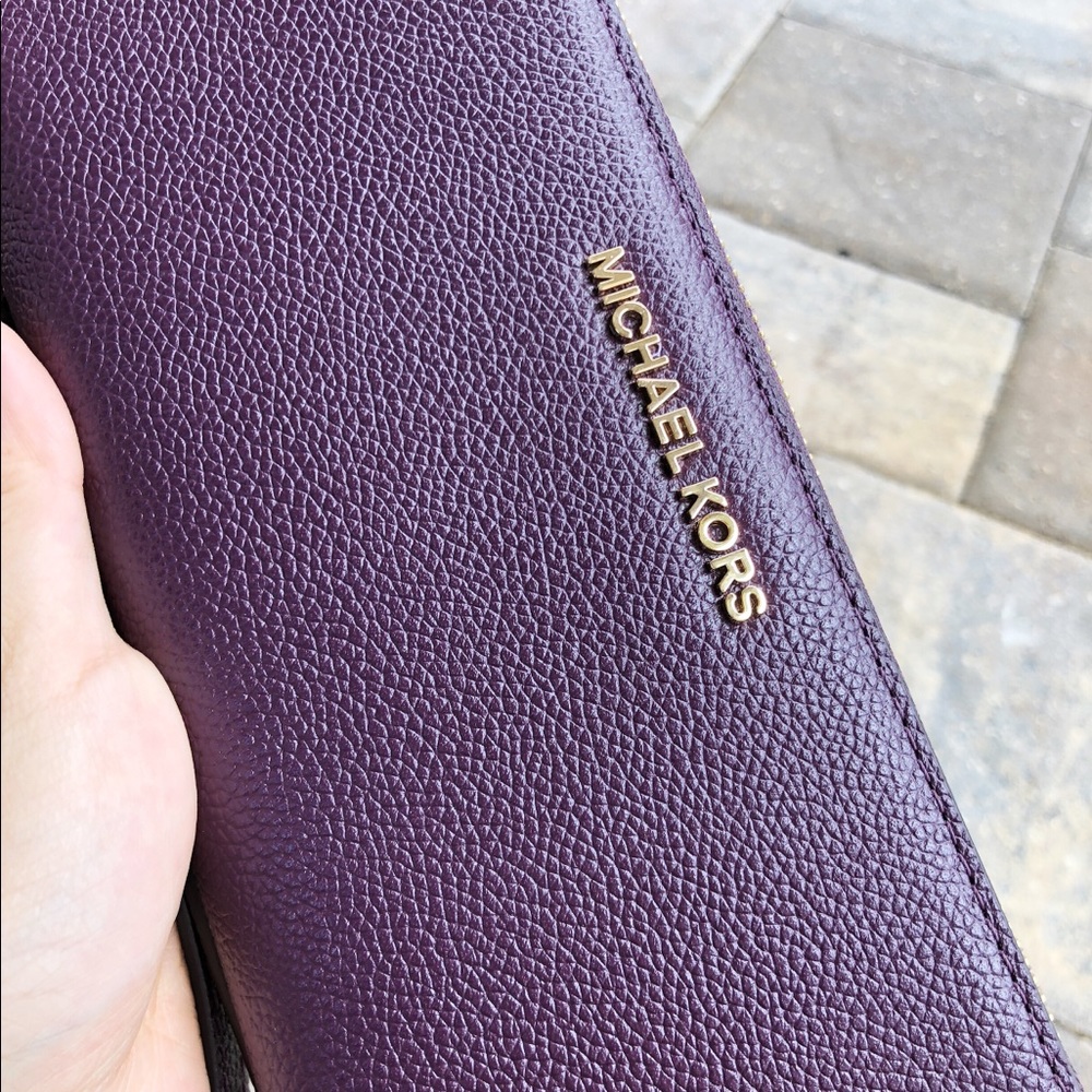 Michael Kors long Wallet Wristlet - Picture 5 of 8